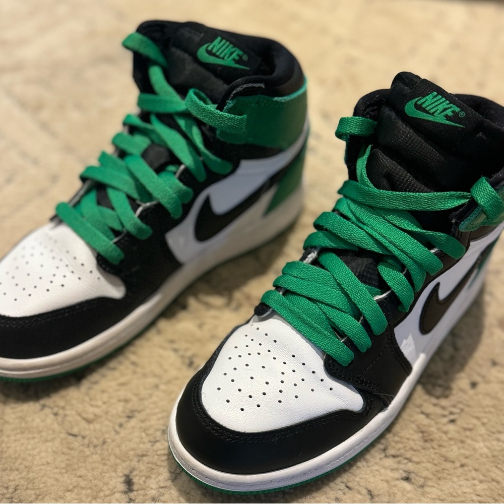 Kids Nike Jordan Retro 1 'Lucky Green' US 3.5Y